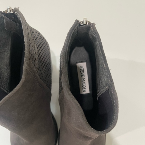 Steve Madden Gray Suede look Women’s Heel Boots Booties - Picture 4 of 6